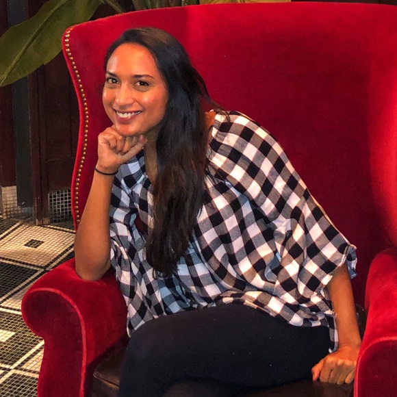 Meet your Posher, Fatima - Picture 1 of 1